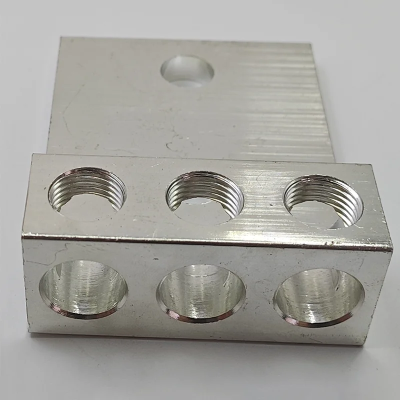600 Mcm 2 Triple Wire Lugs With Multi Mounting Holes